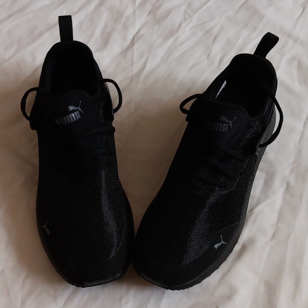 Women's PUMA SoftFoam+ Optimal Comfort Sneakers. Black. Size 10.